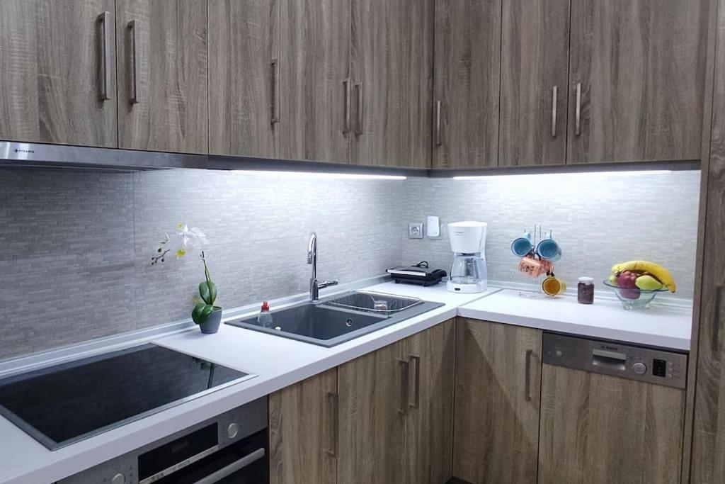 Modern Apartment In Itea Luaran gambar